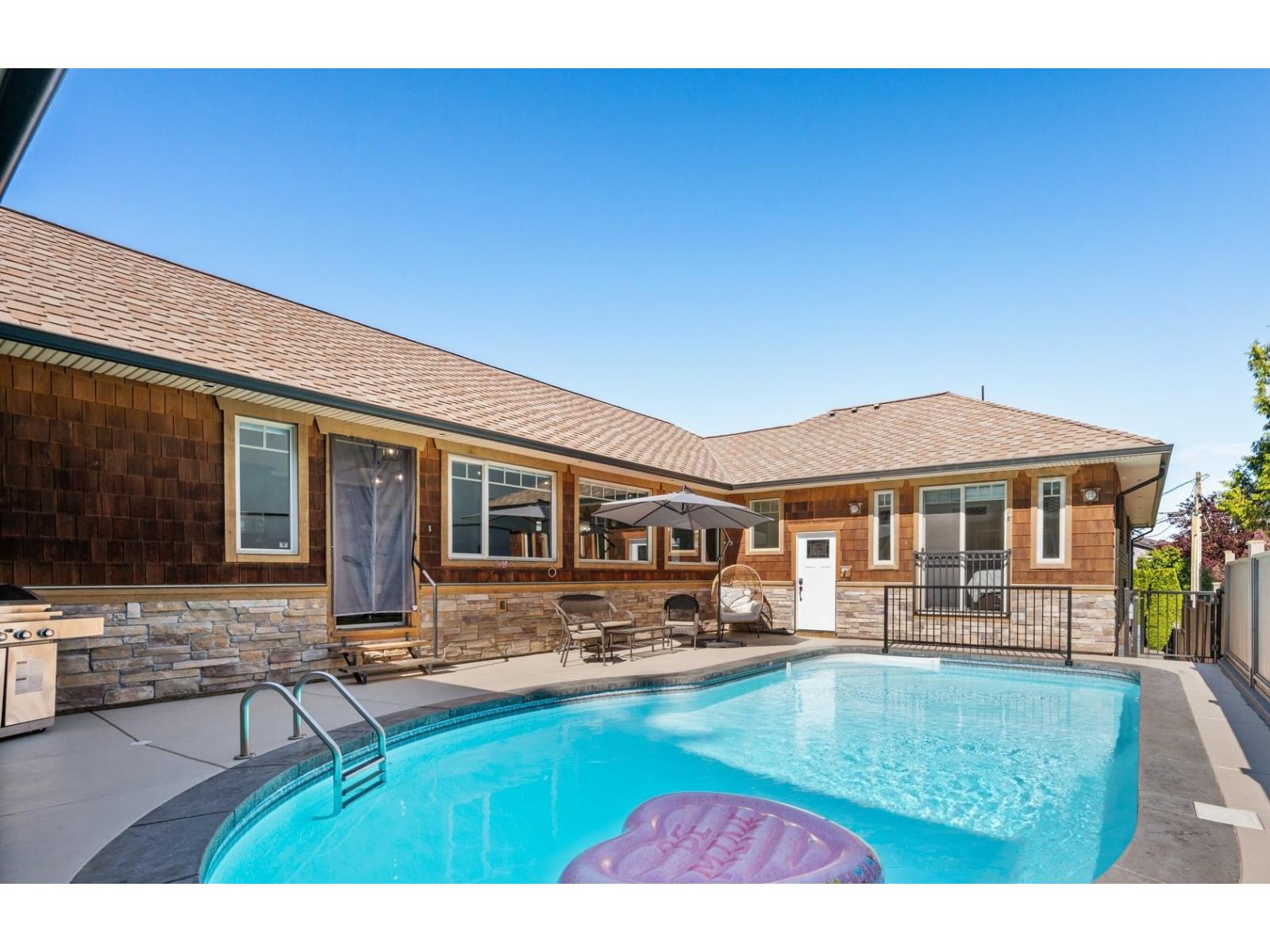 1247 STAYTE ROAD, White Rock