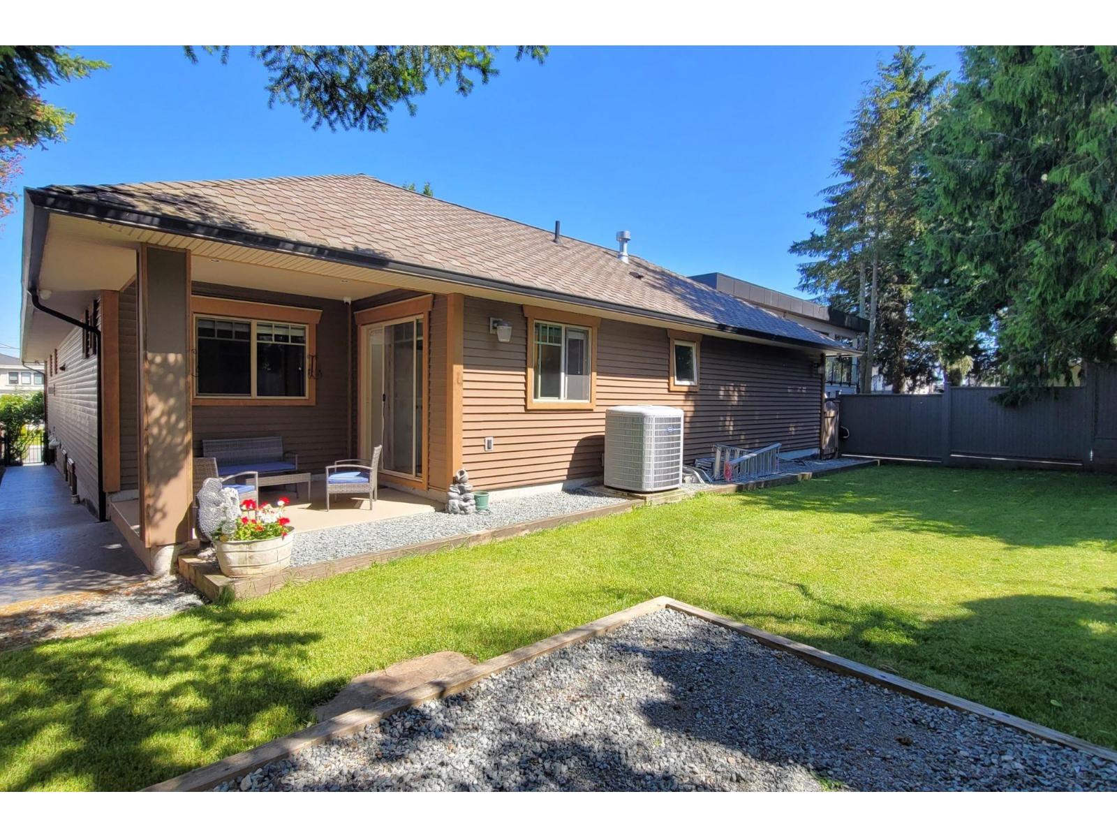 1247 STAYTE ROAD, White Rock