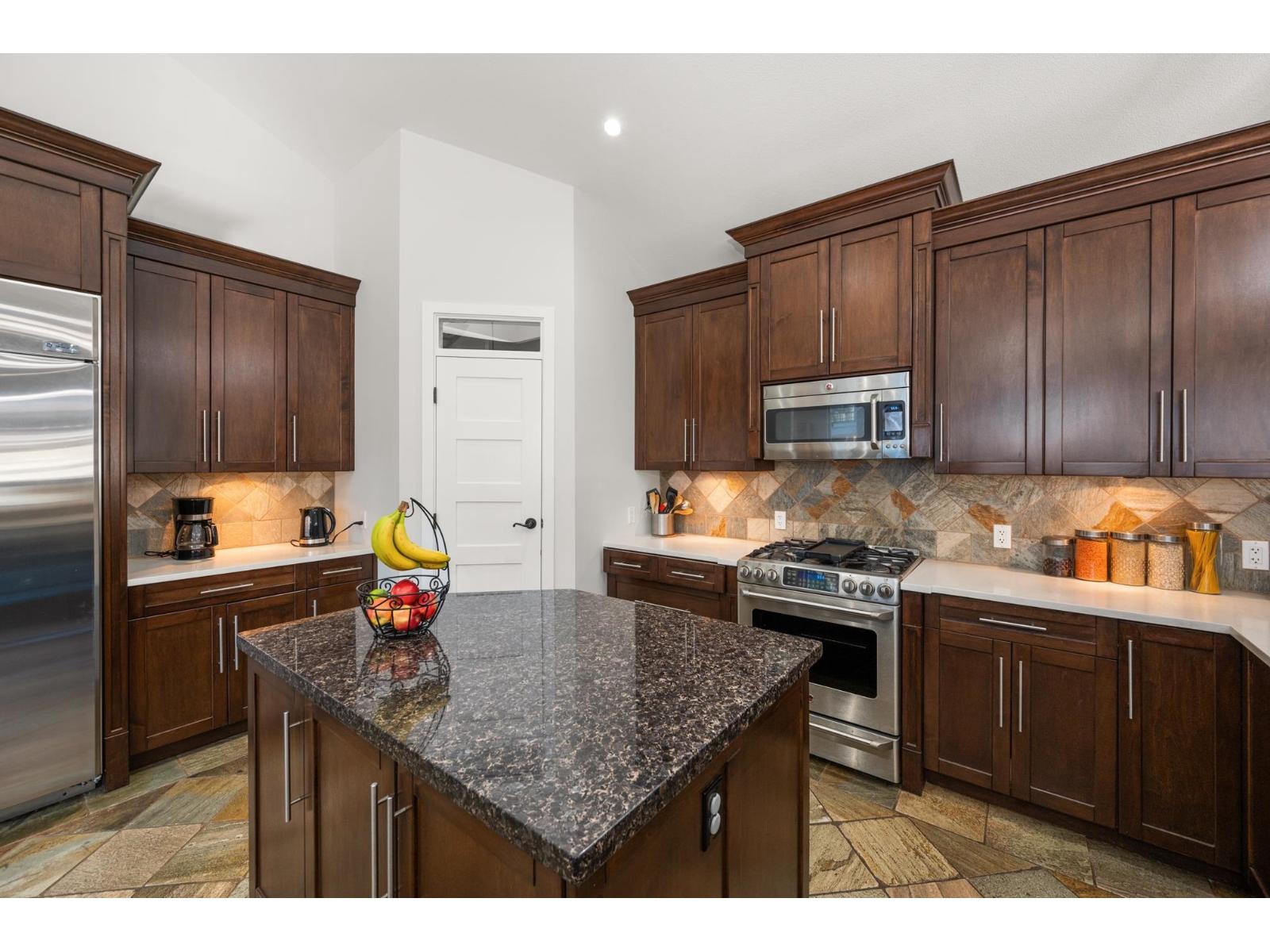 1247 STAYTE ROAD, White Rock