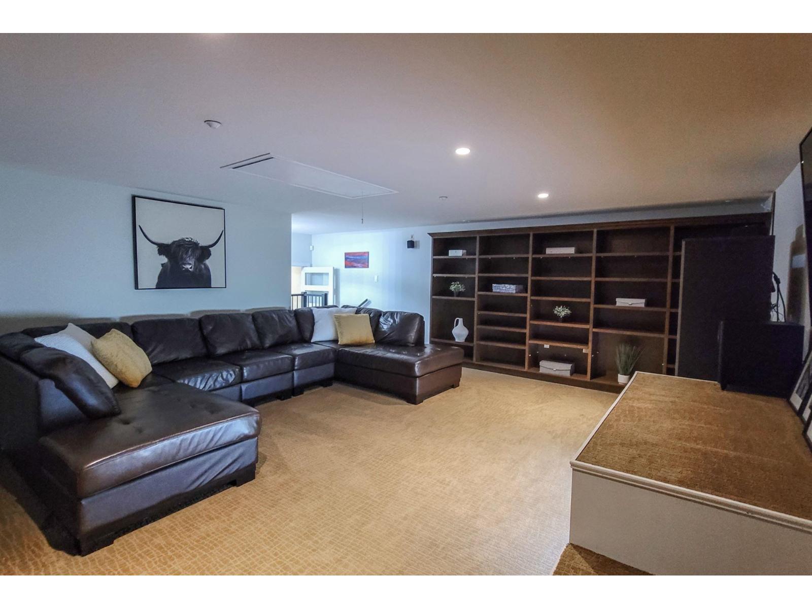 1247 STAYTE ROAD, White Rock