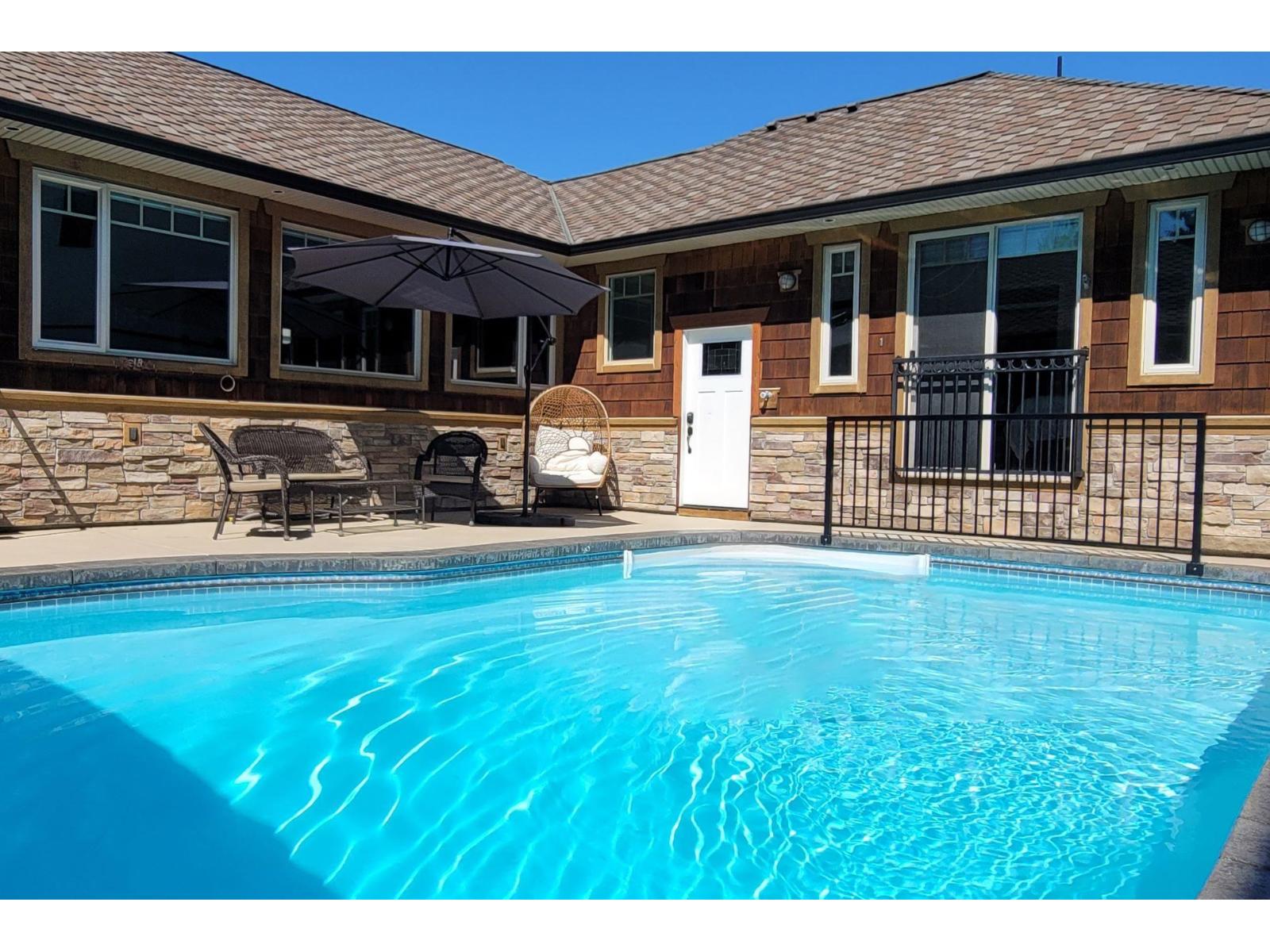 1247 STAYTE ROAD, White Rock