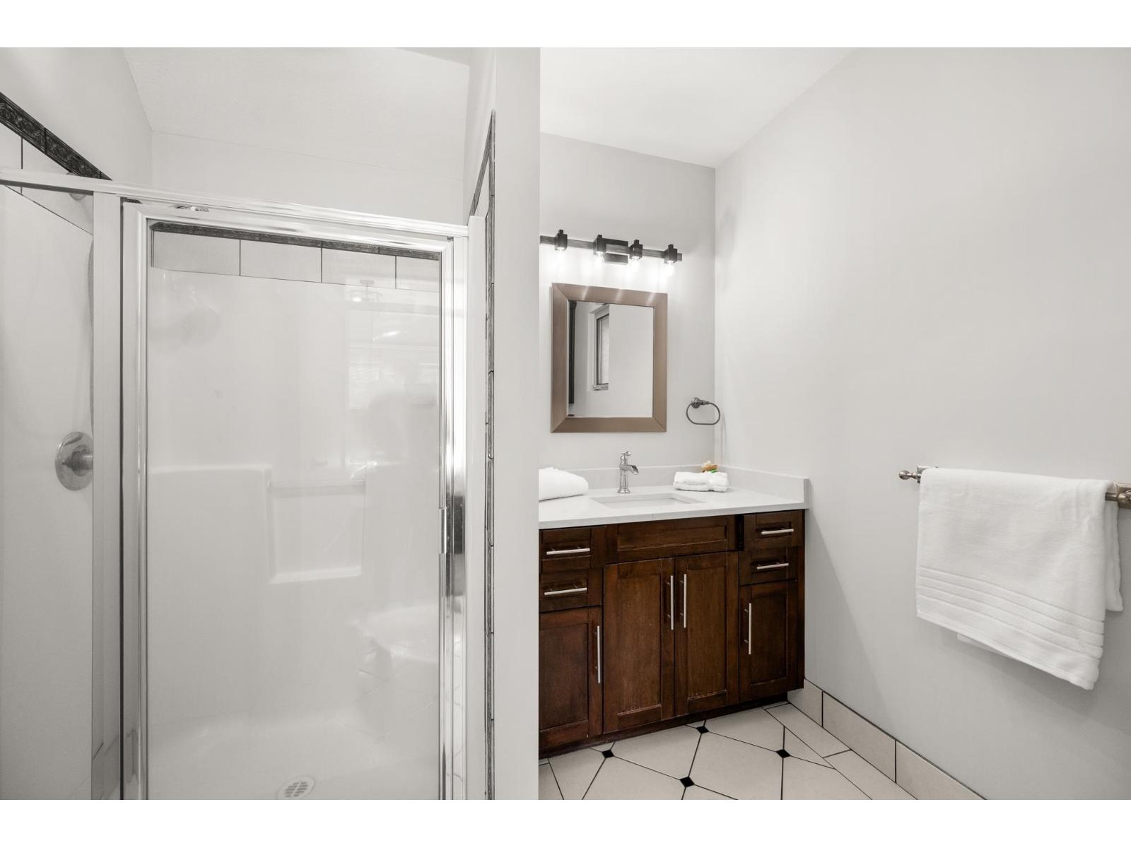 1247 STAYTE ROAD, White Rock