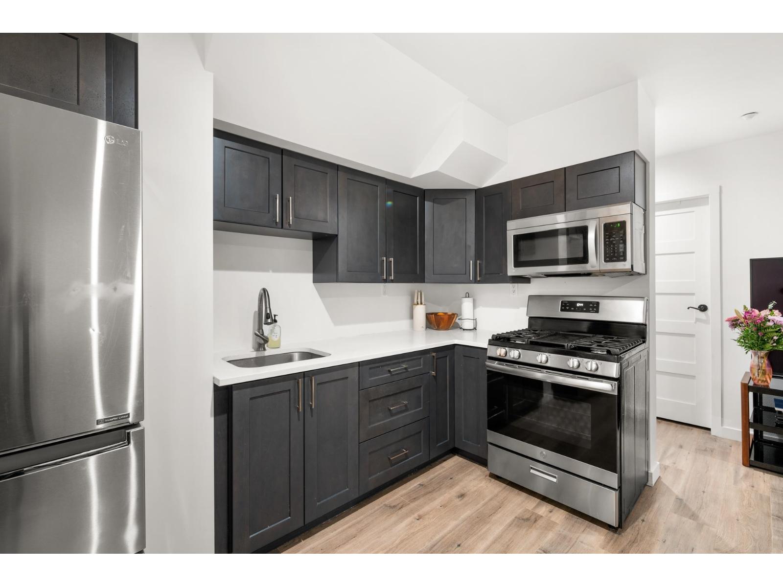 1247 STAYTE ROAD, White Rock