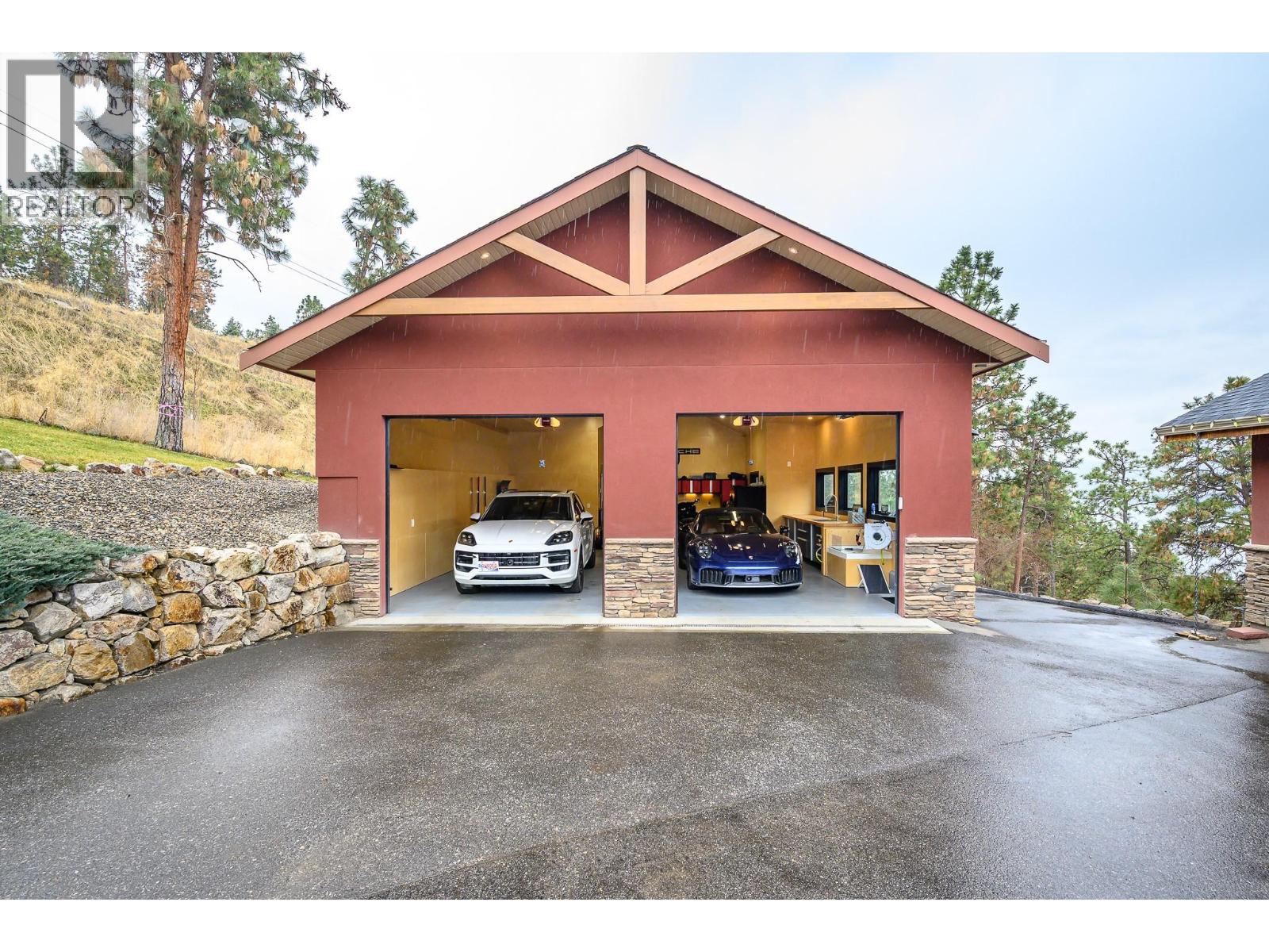  2328 Arthur Court, Kelowna