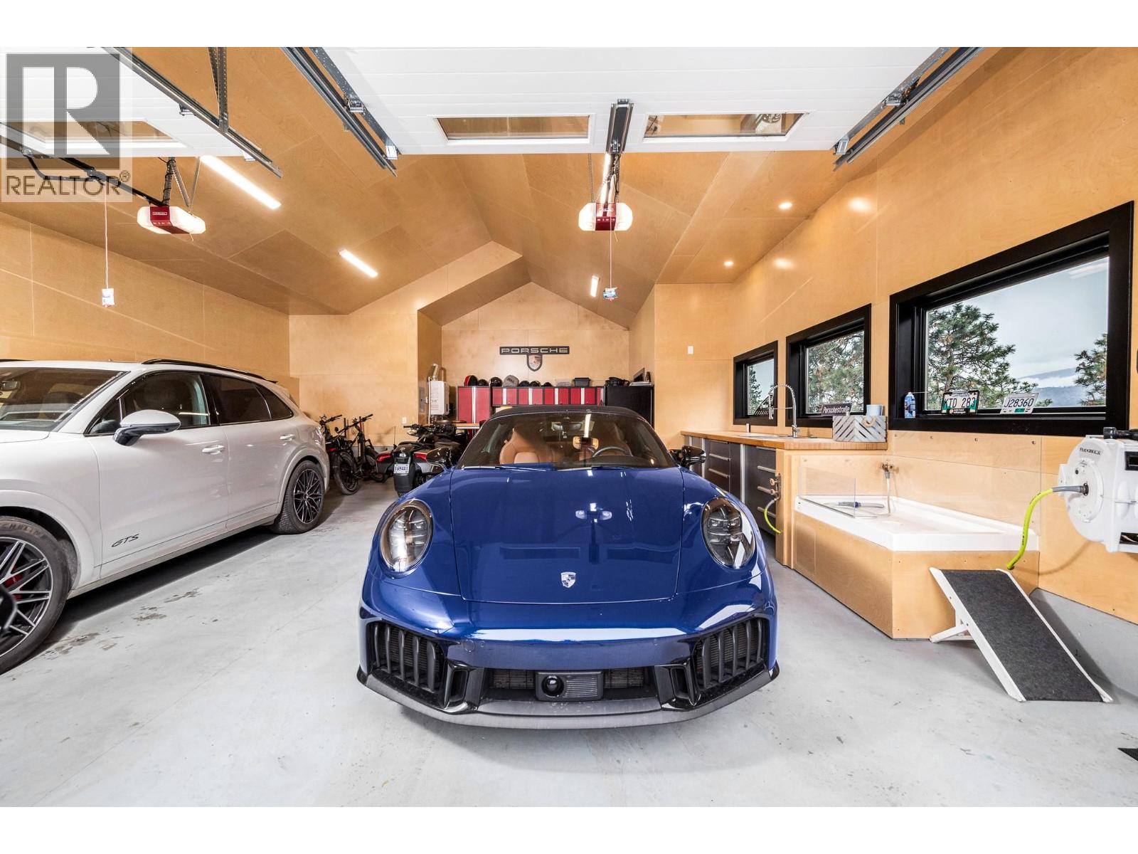  2328 Arthur Court, Kelowna