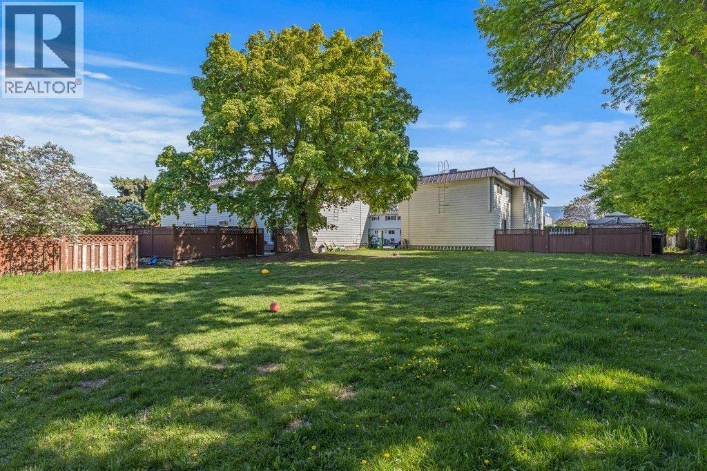 4 170 Davie Road, Kelowna