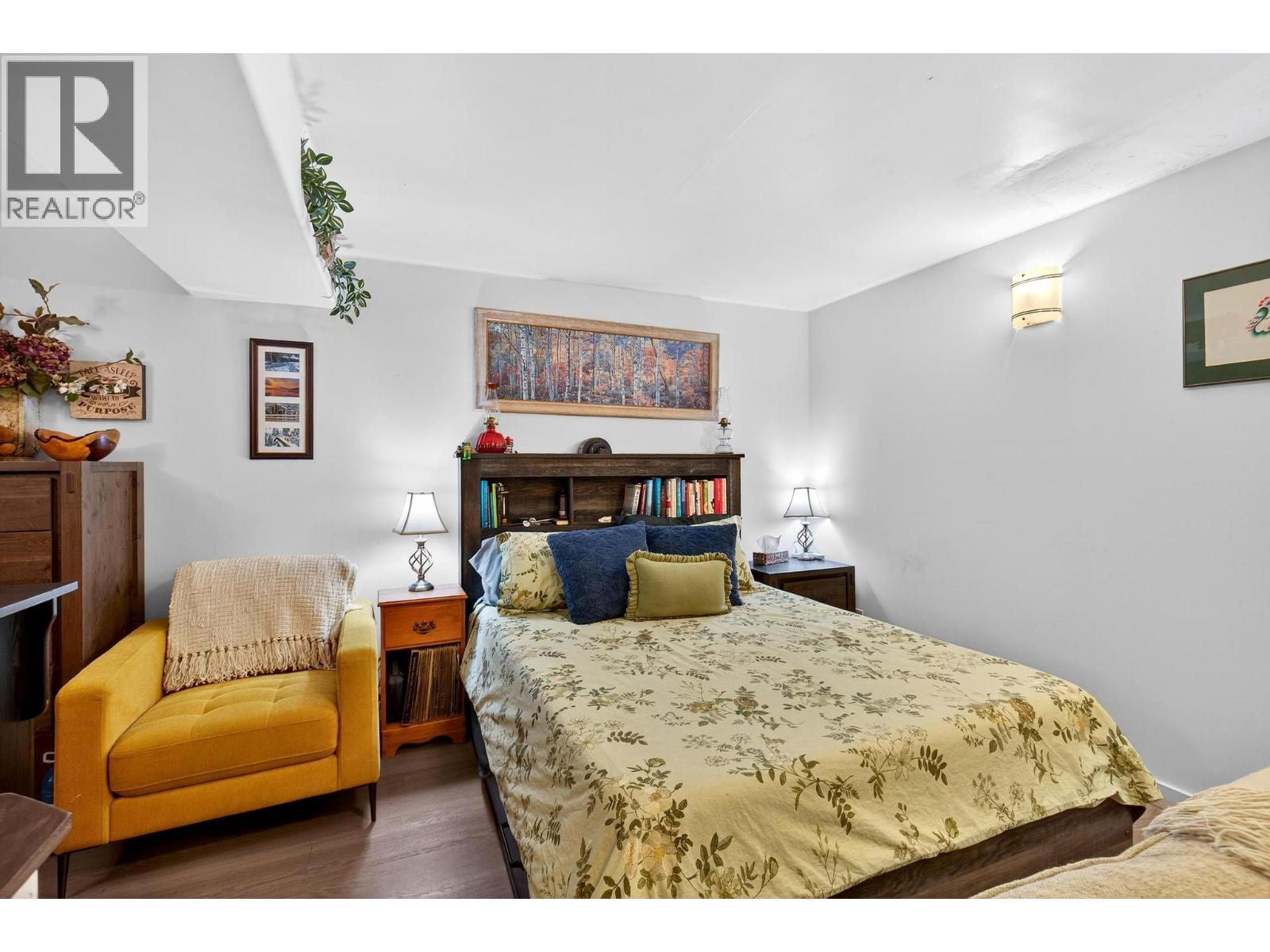 #4 170 Davie Road - 16