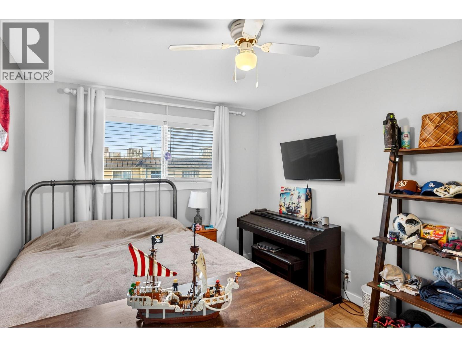 #4 170 Davie Road - 22