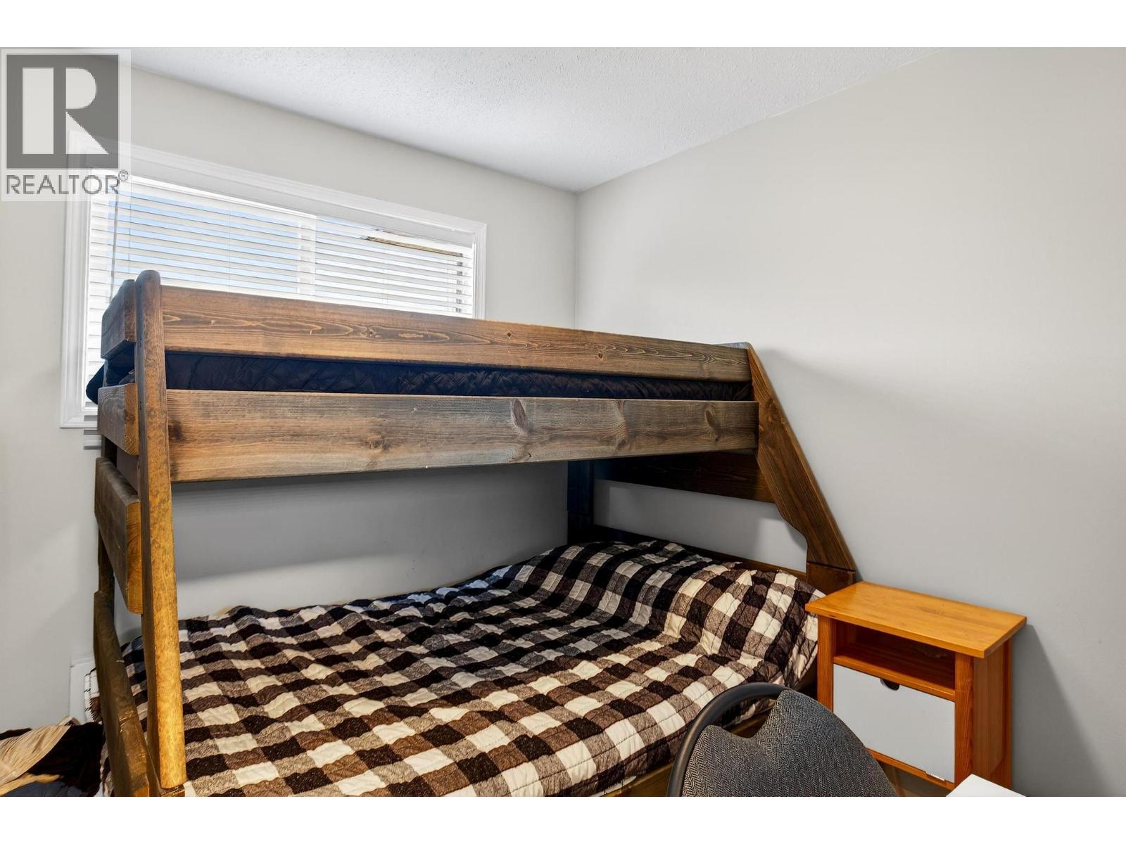 #4 170 Davie Road - 28