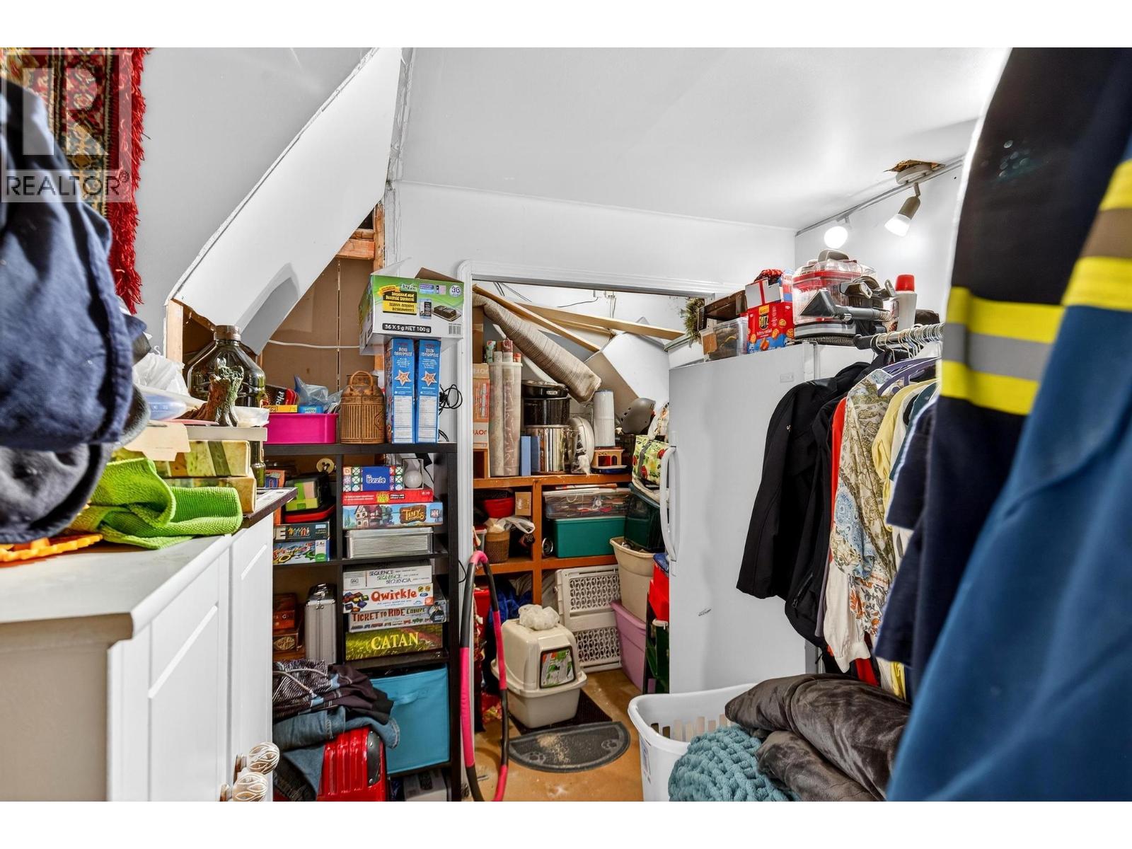 #4 170 Davie Road - 30