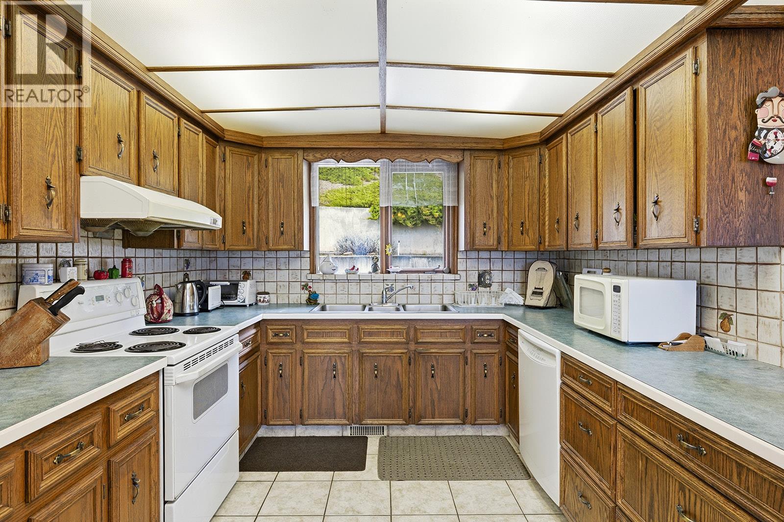 845 Mount Royal Drive, Kelowna