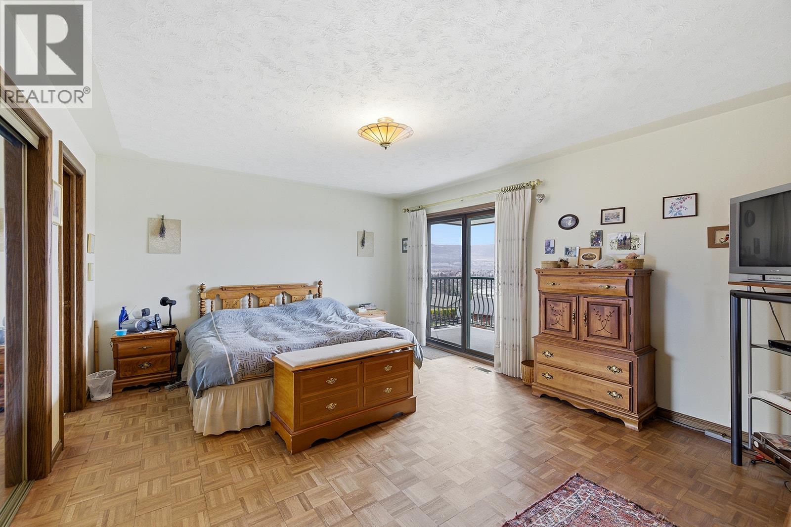 845 Mount Royal Drive, Kelowna