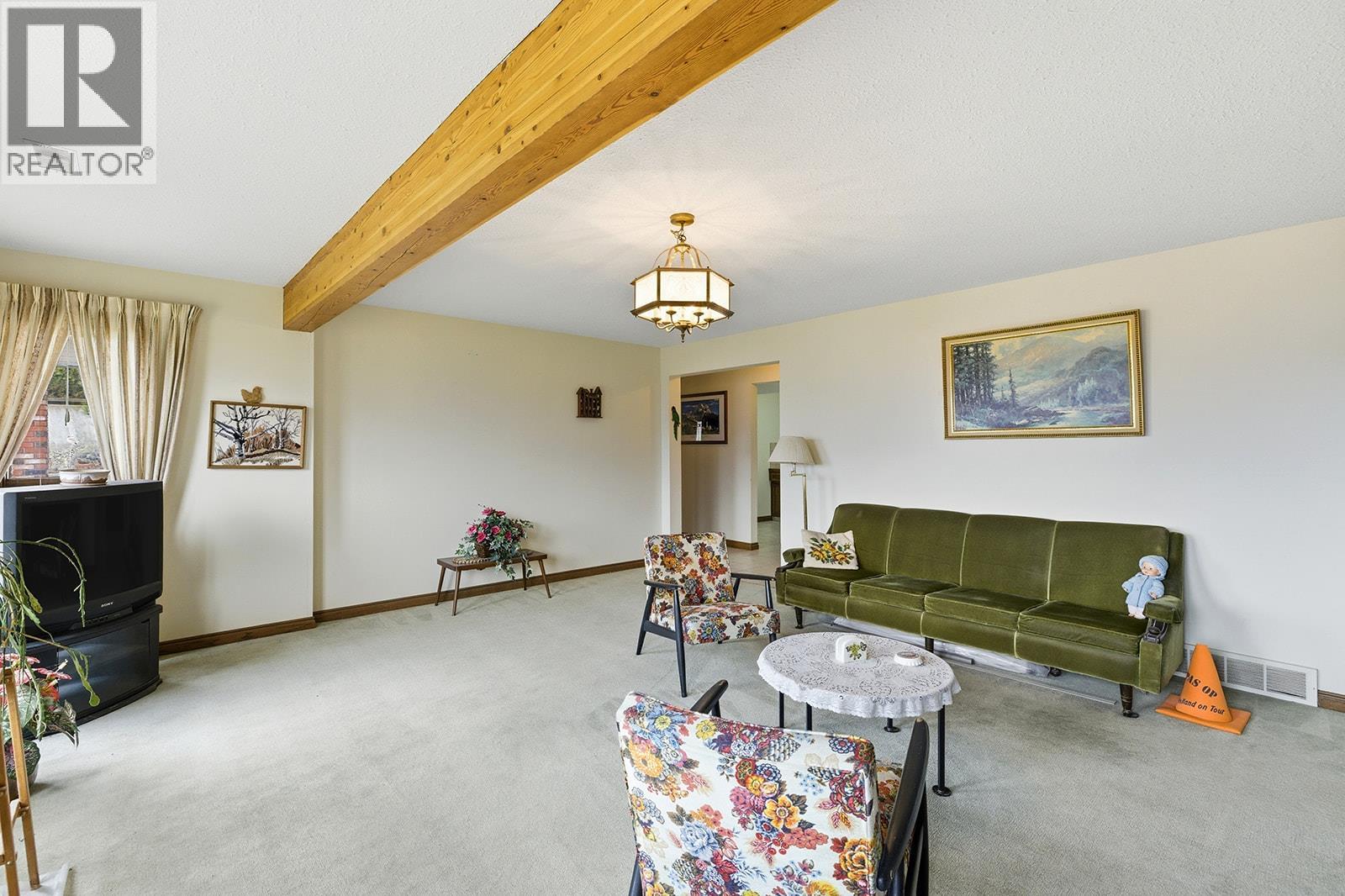 845 Mount Royal Drive, Kelowna