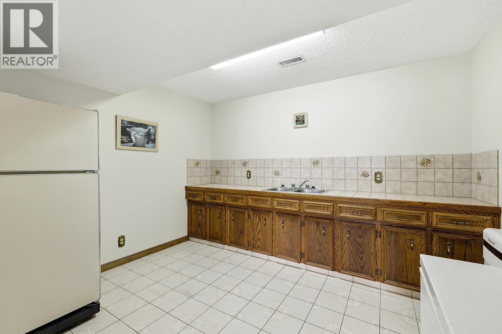 845 Mount Royal Drive, Kelowna