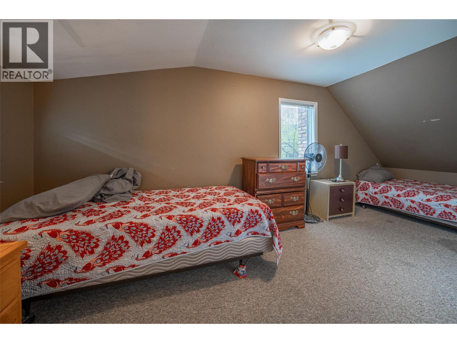 10091 6 Highway, Vernon