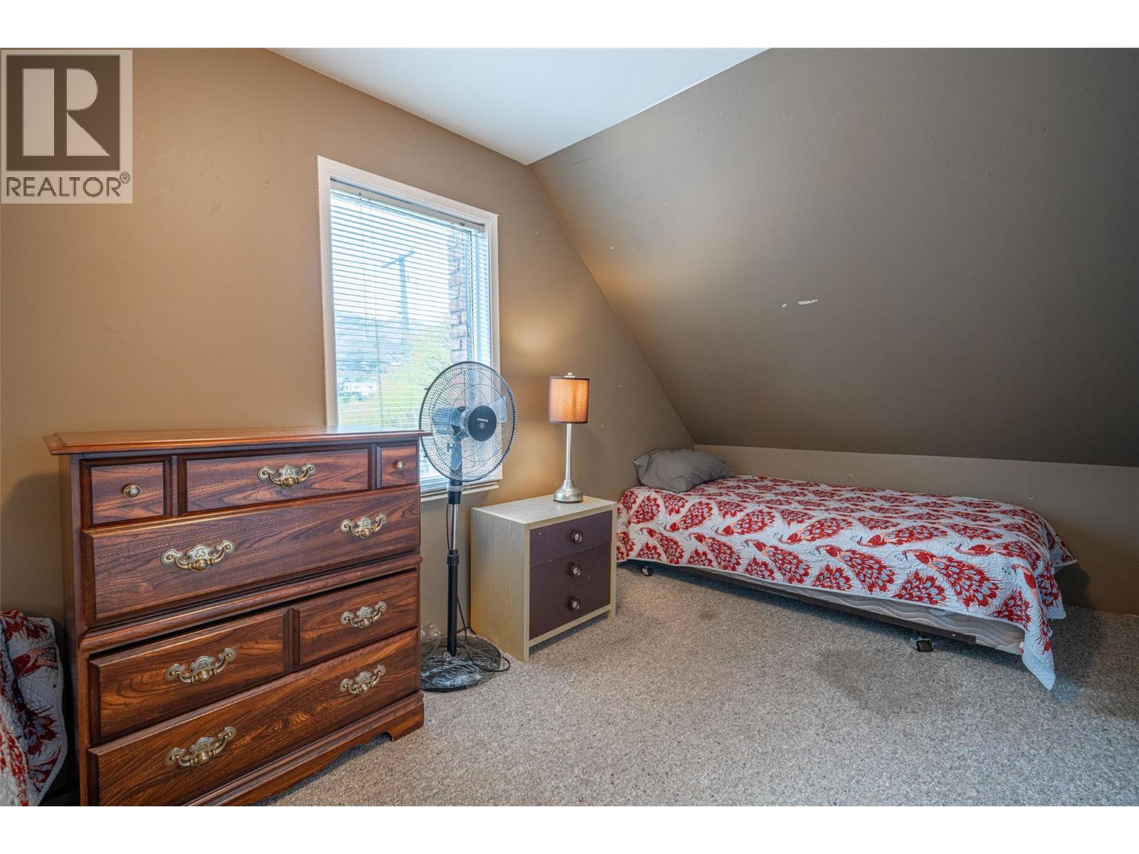 10091 6 Highway, Vernon