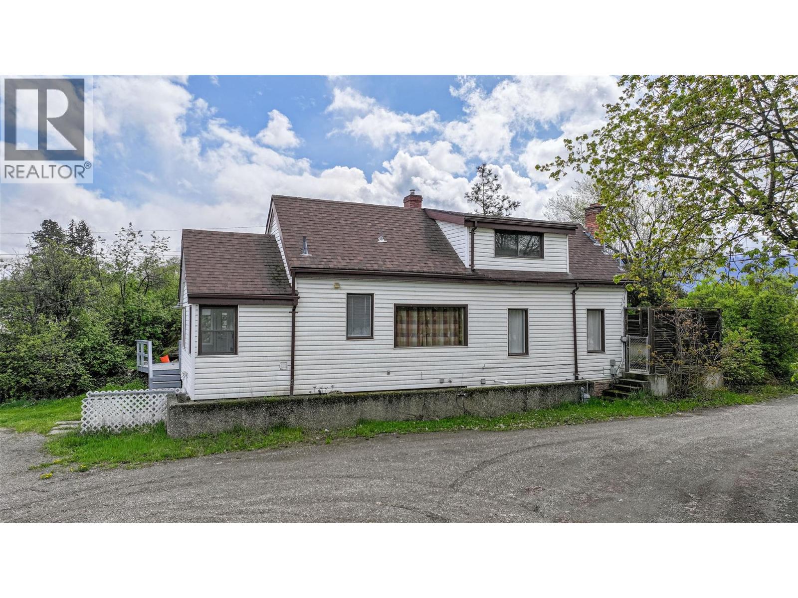 10091 6 Highway, Vernon