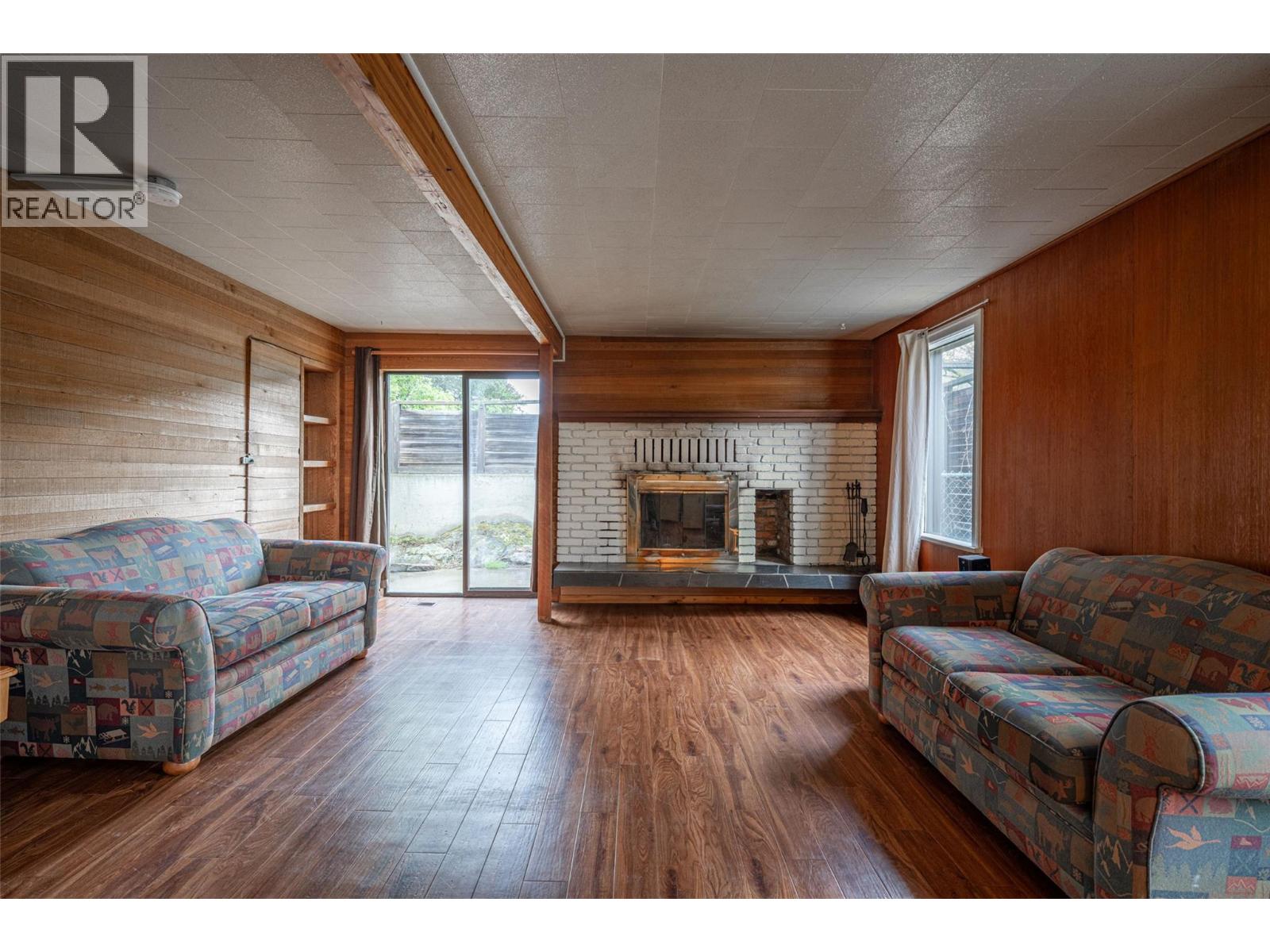 10091 6 Highway, Vernon