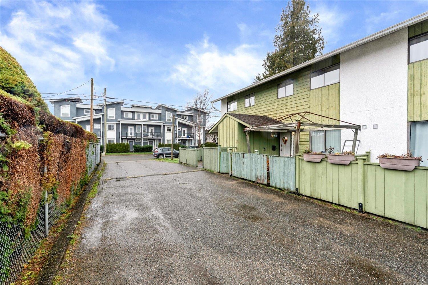 2 9342 HAZEL STREET, Chilliwack Proper East, Chilliwack