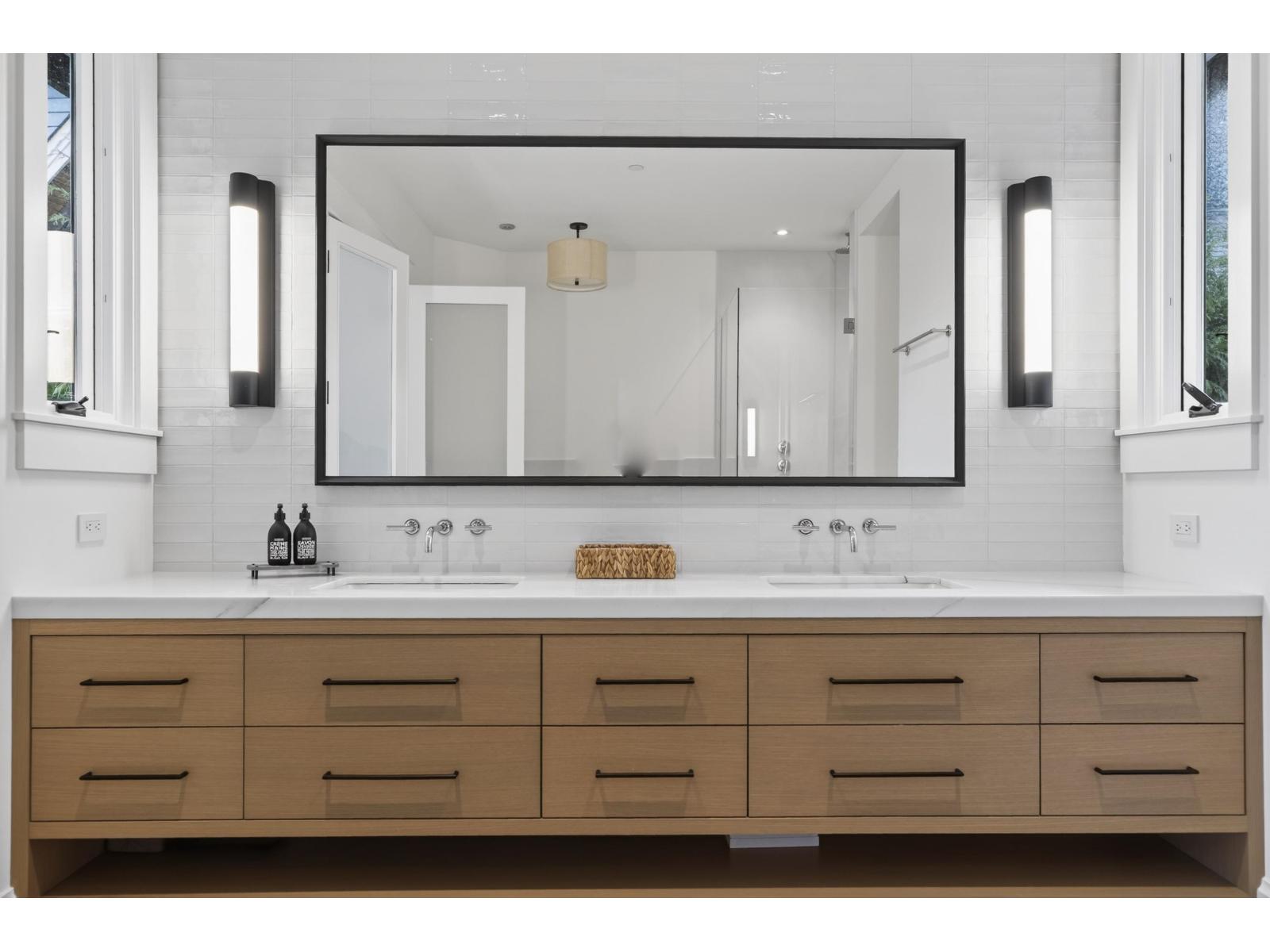 20055 2 AVENUE, Langley