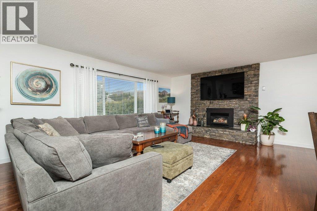 3211 Esquire Road, Ellison