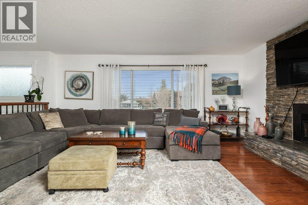 3211 Esquire Road, Ellison