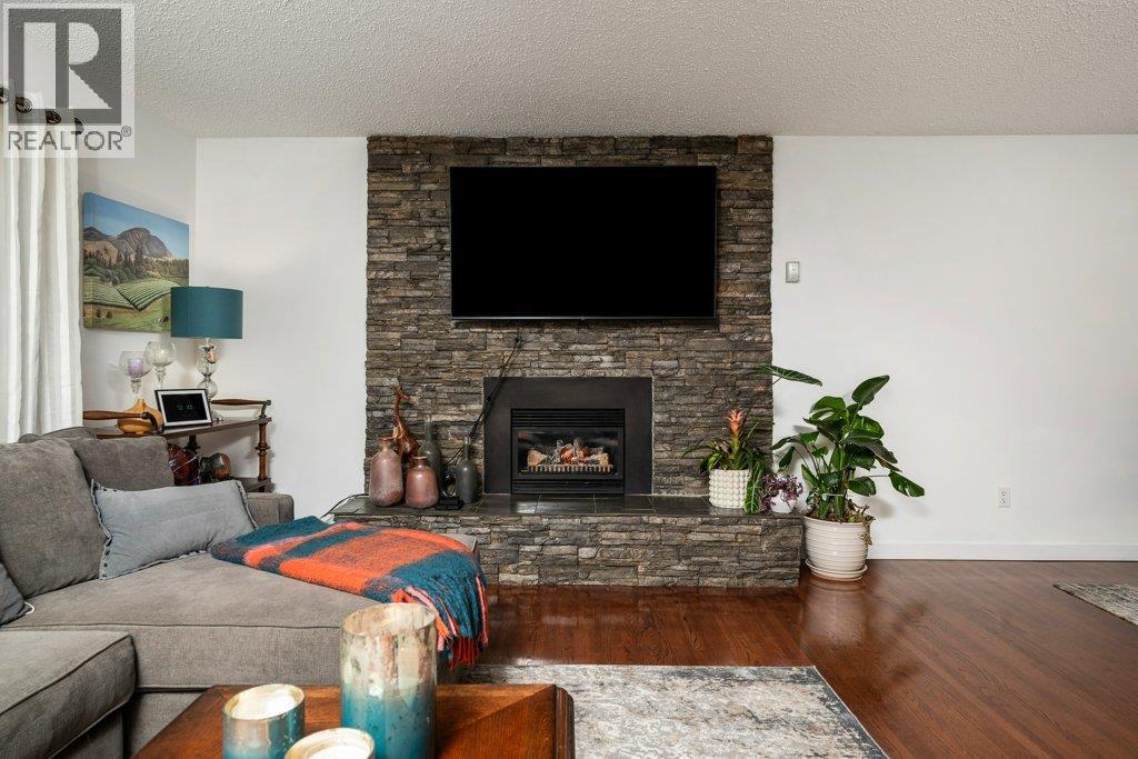 3211 Esquire Road, Ellison