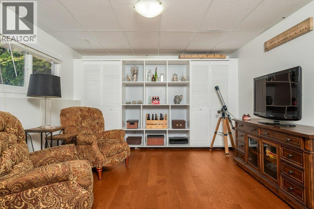 3211 Esquire Road, Ellison