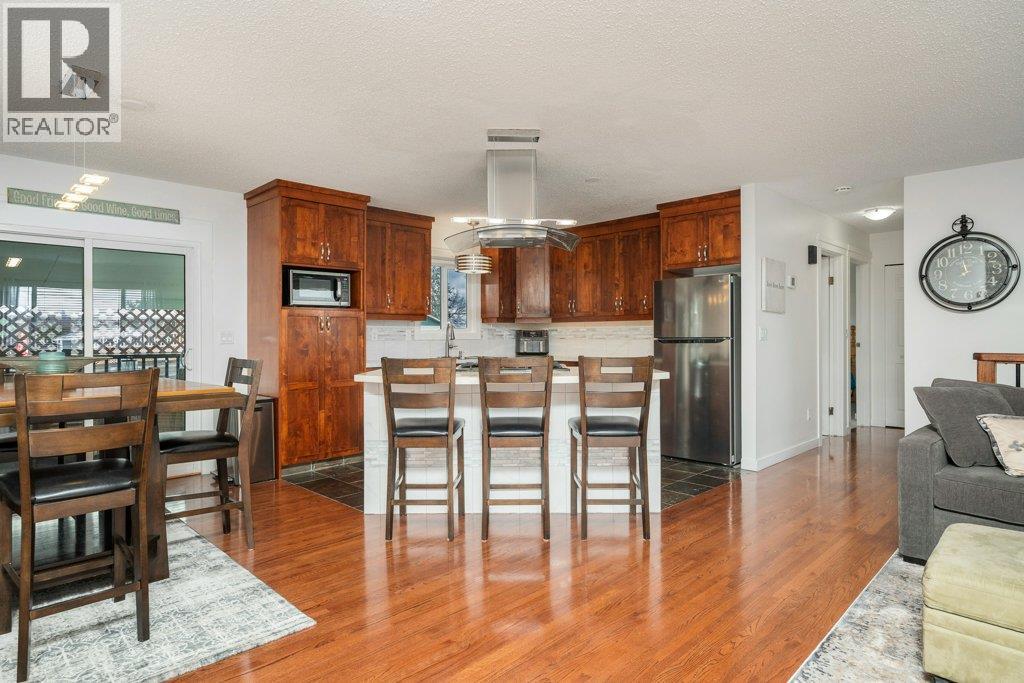 3211 Esquire Road, Ellison