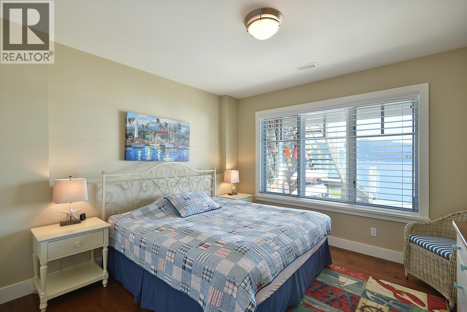 894 MARINE DRIVE, Gibsons