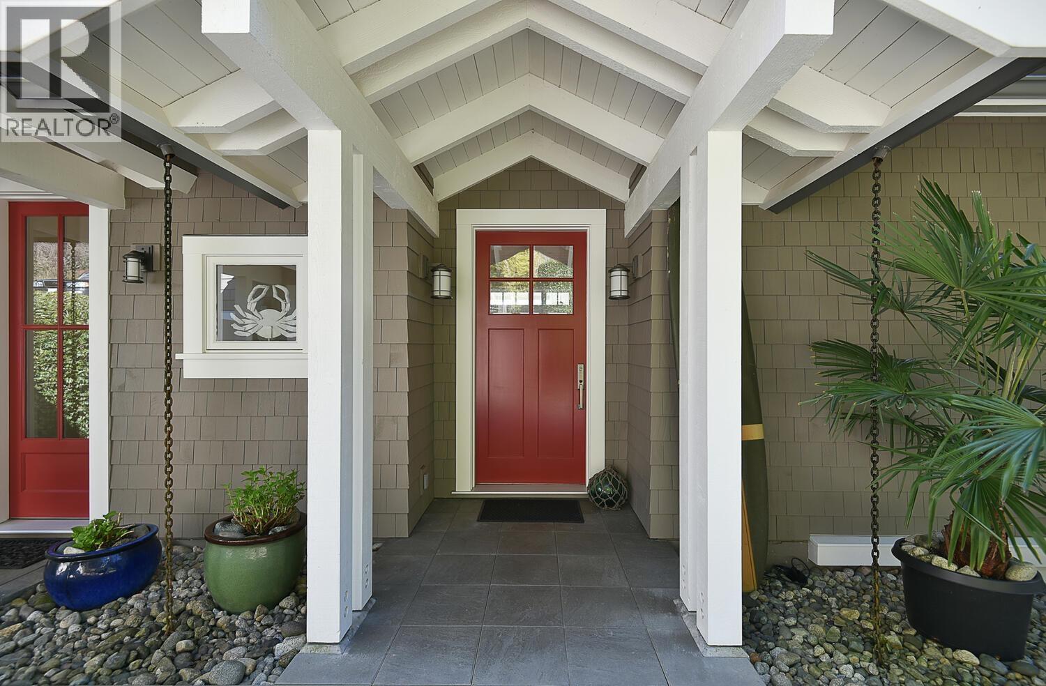 894 MARINE DRIVE, Gibsons