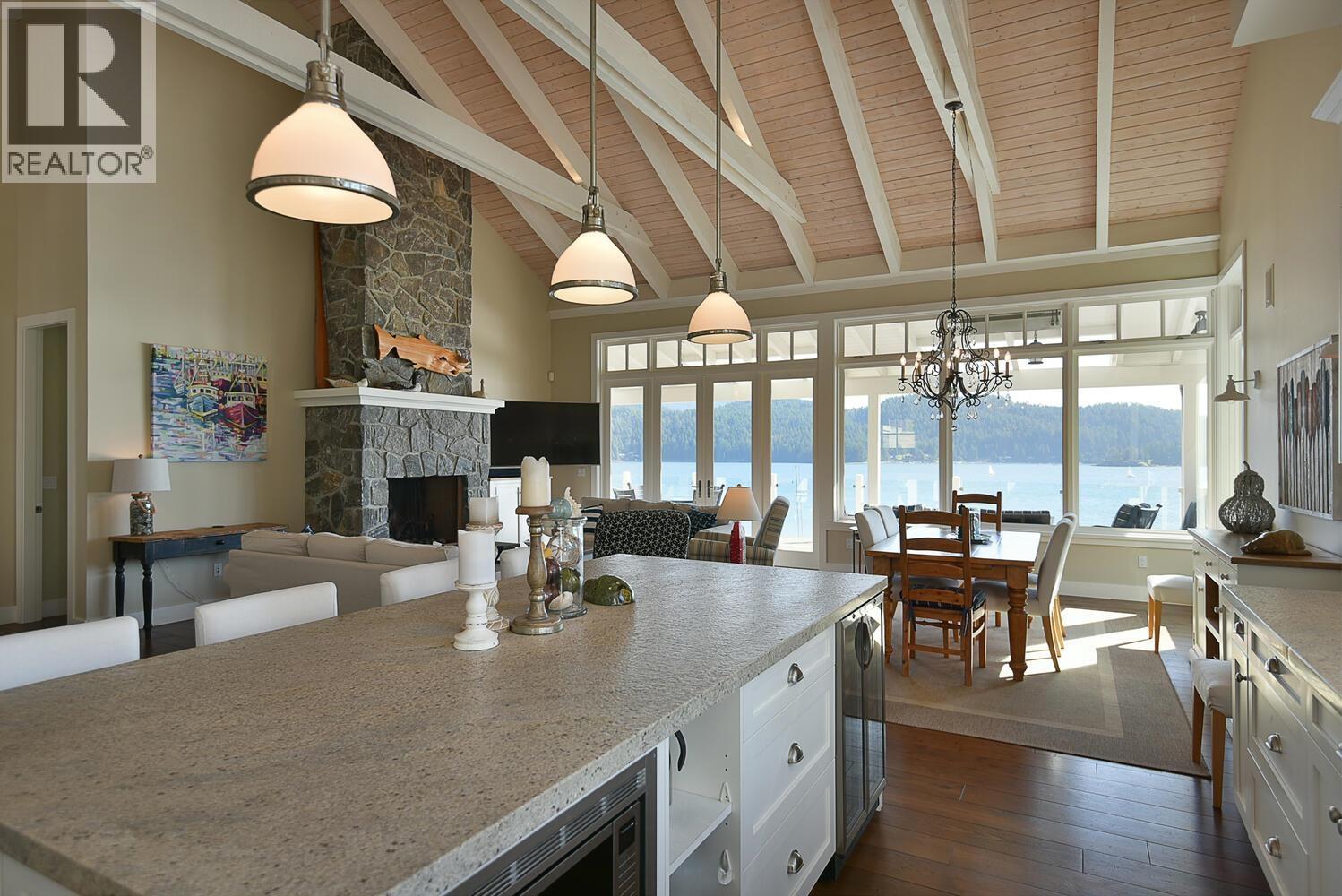 894 MARINE DRIVE, Gibsons