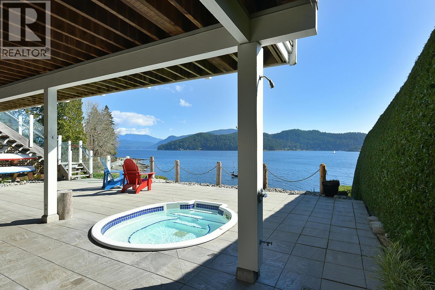 894 MARINE DRIVE, Gibsons