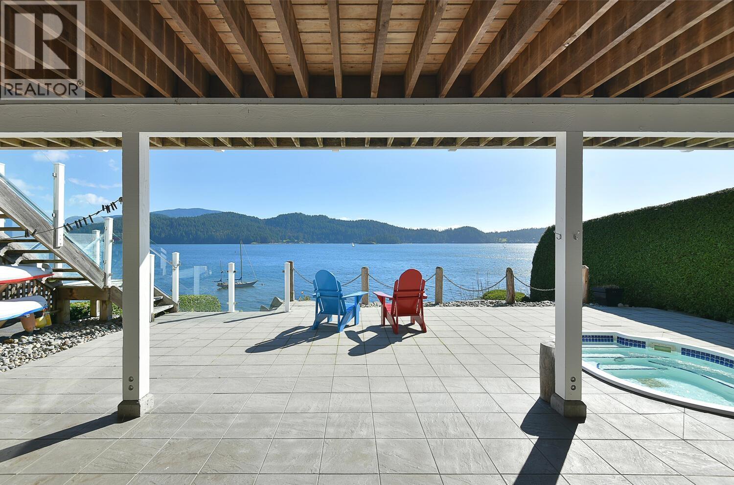 894 MARINE DRIVE, Gibsons