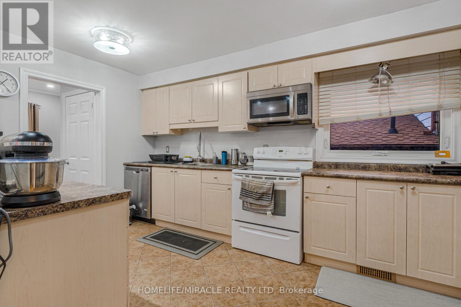 2 ENVOY BOULEVARD - 12