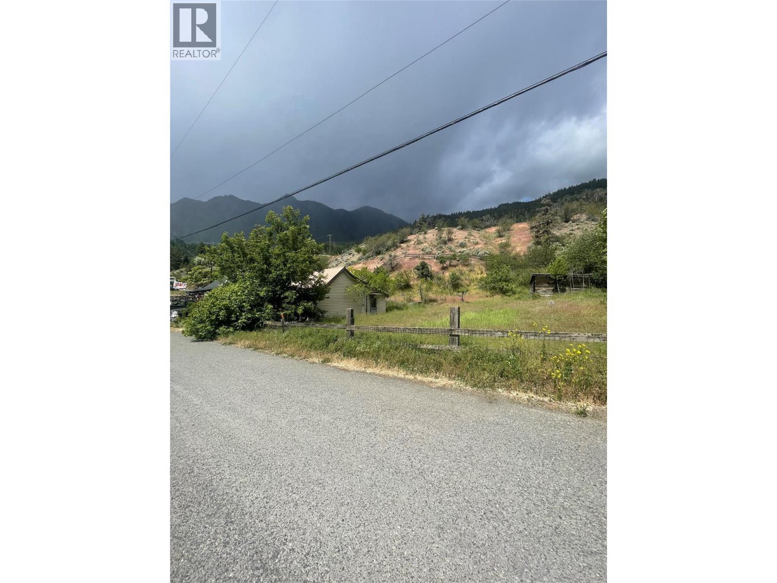 685 RUSSELL Lane, Lillooet