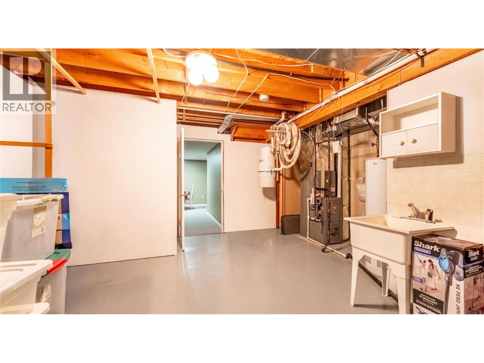 #37 310 6TH AVENUE S - 38