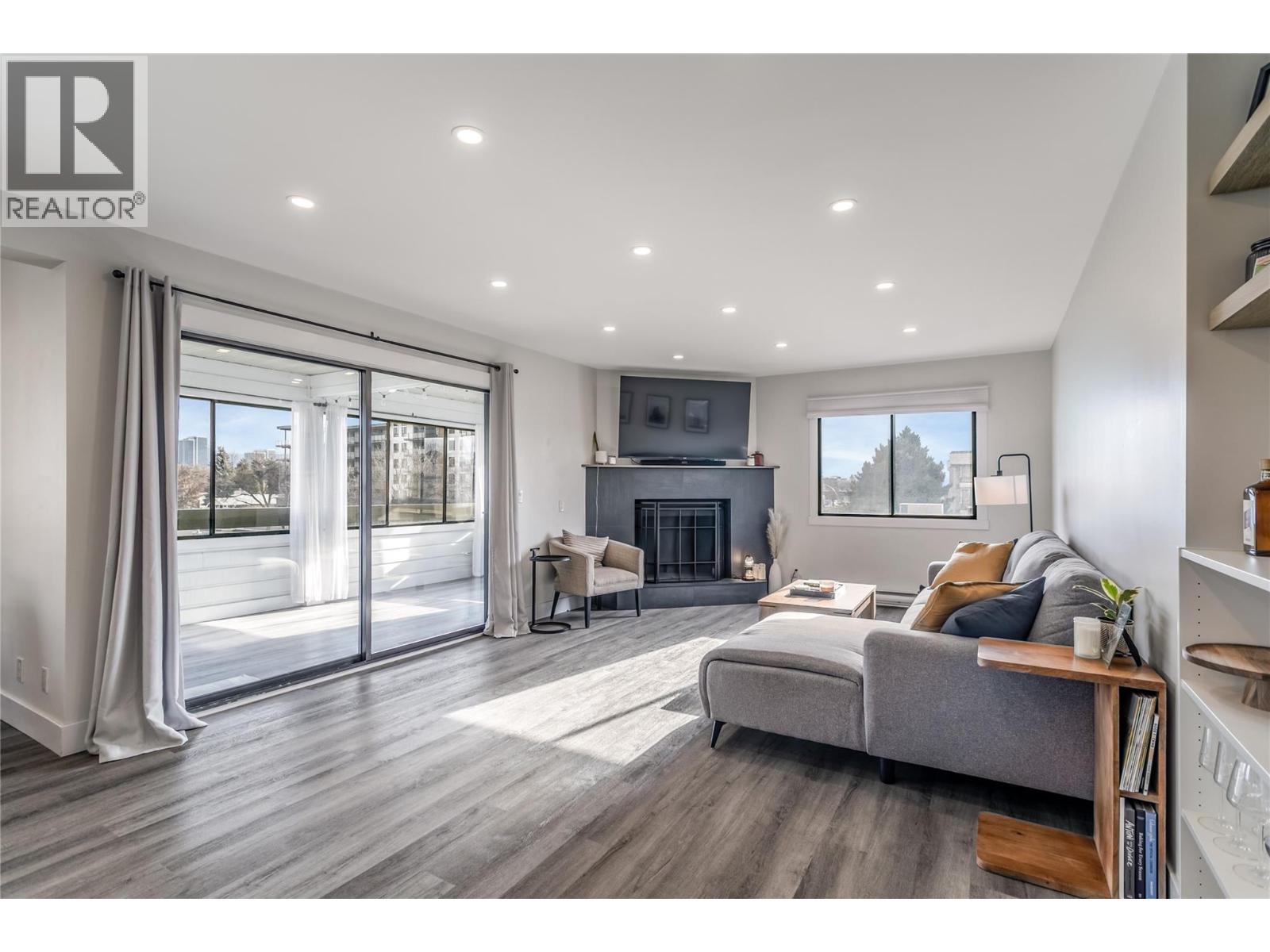 1075 Bernard Avenue Unit# 305, Kelowna