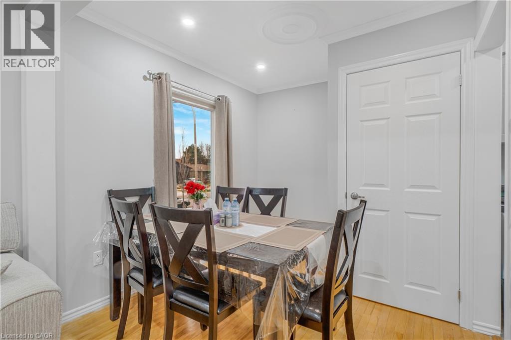 2 ENVOY Boulevard - 8