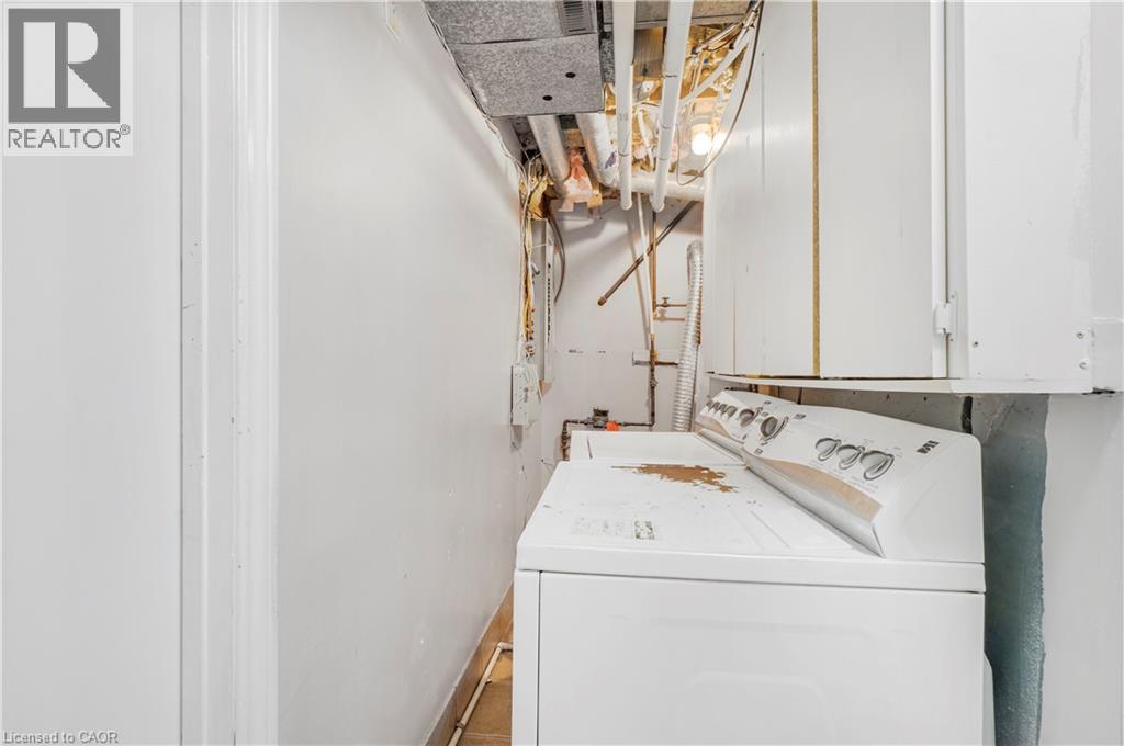 2 ENVOY Boulevard - 28