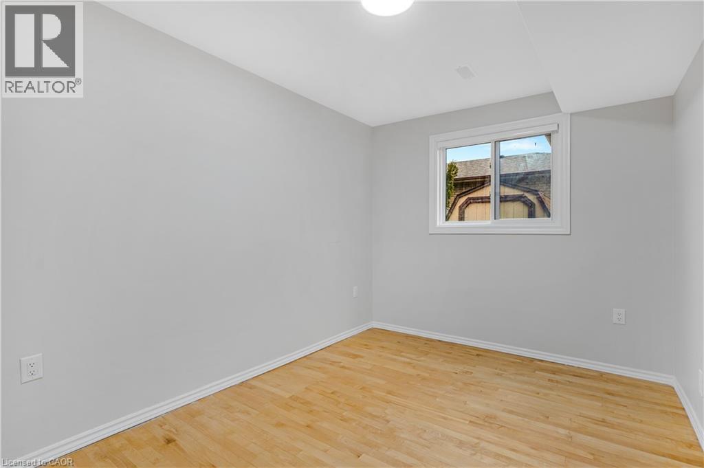 2 ENVOY Boulevard - 21