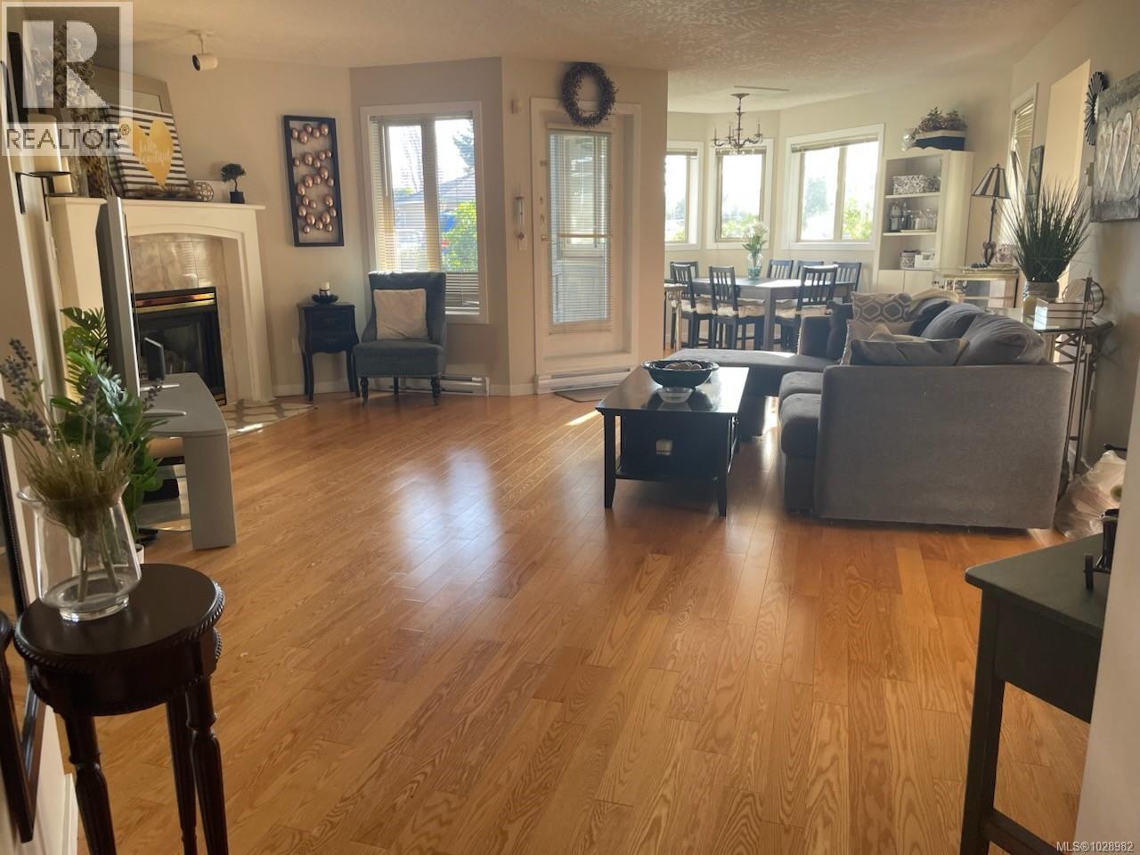 #104 1687 POPLAR AVE - 8