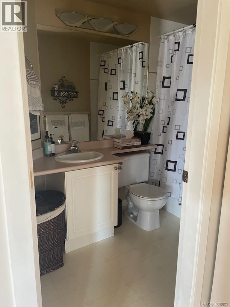 #104 1687 POPLAR AVE - 20