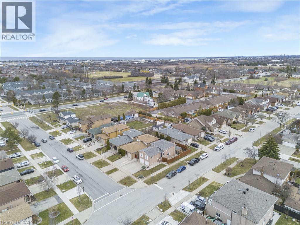 2 ENVOY Boulevard - 36