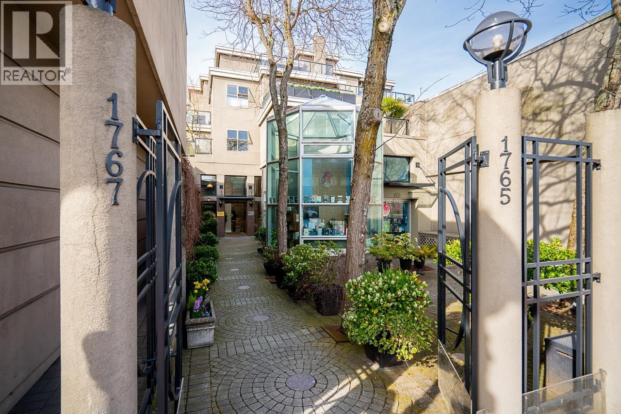 204 1765 MARINE DRIVE, West Vancouver