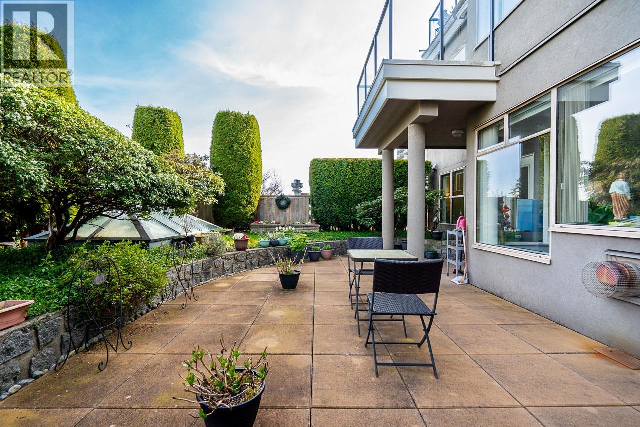 204 1765 MARINE DRIVE, West Vancouver