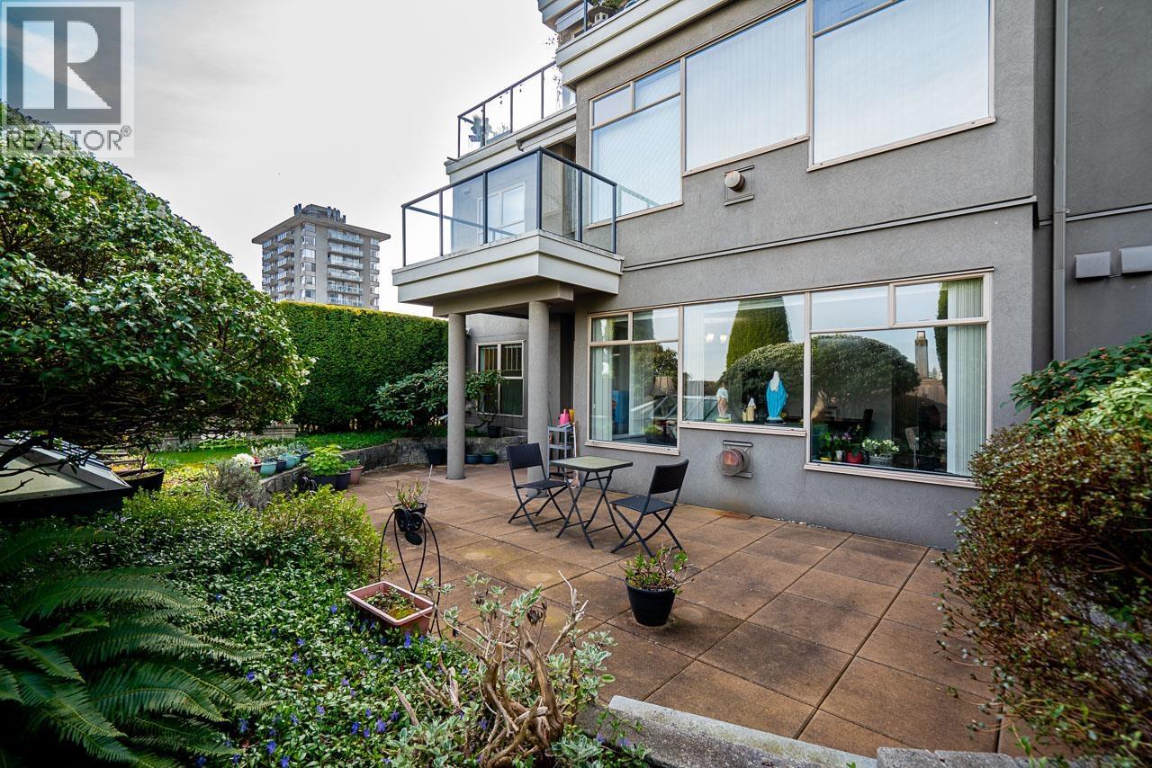 204 1765 MARINE DRIVE, West Vancouver