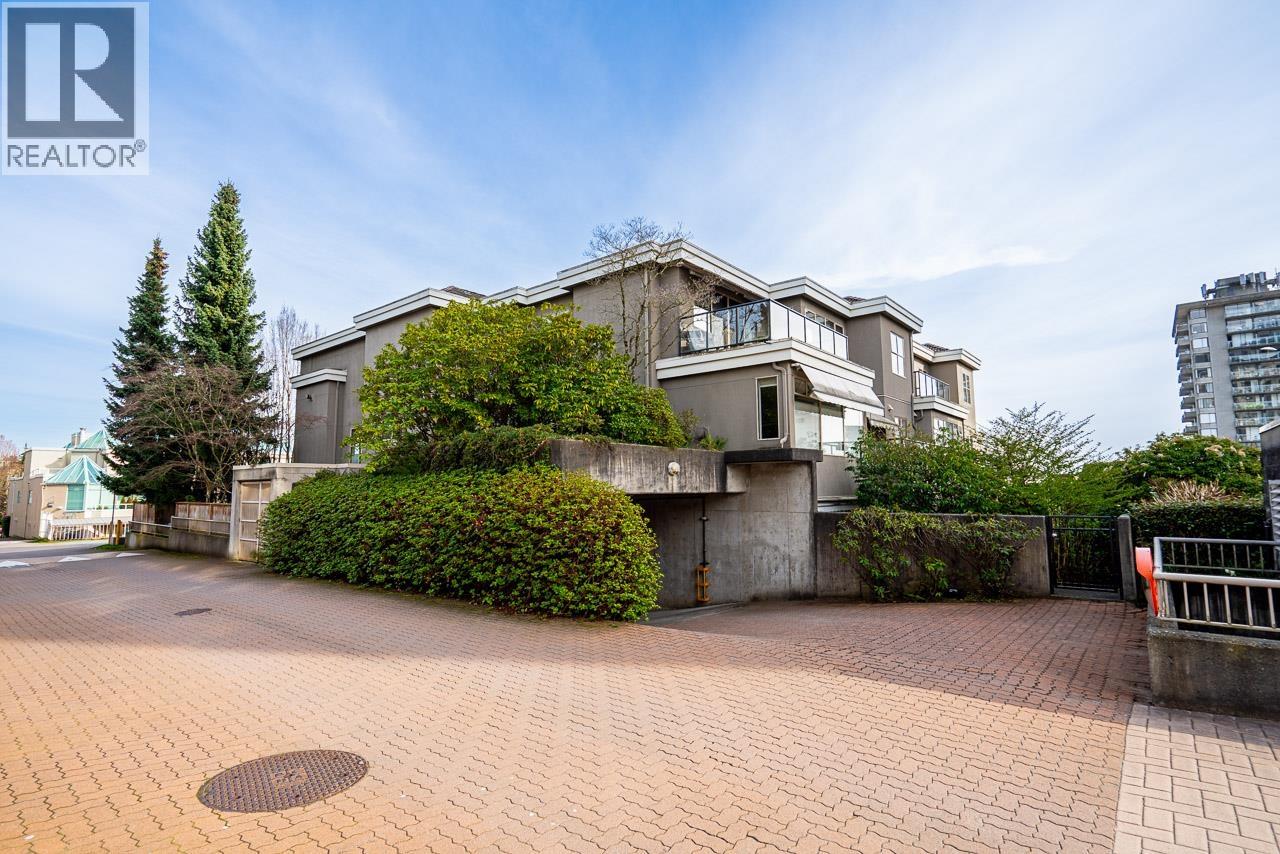204 1765 MARINE DRIVE, West Vancouver