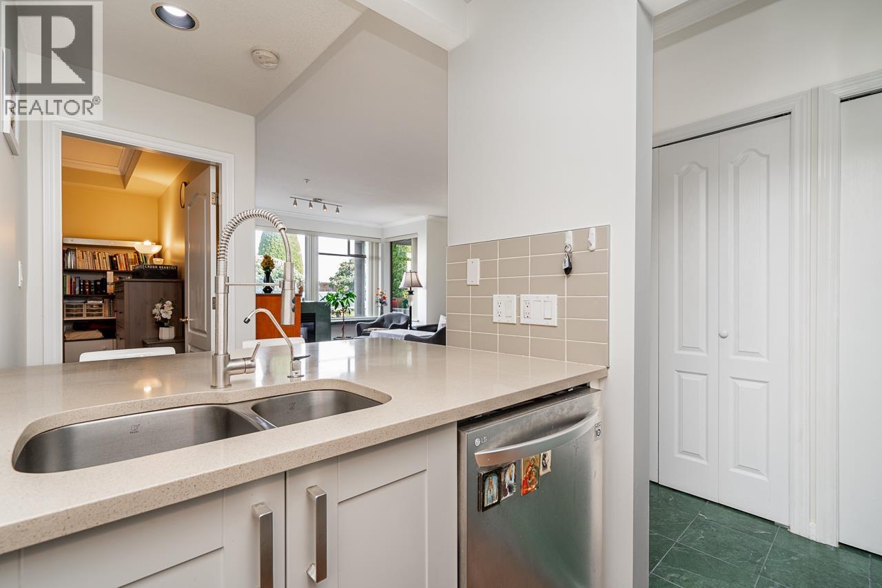 204 1765 MARINE DRIVE, West Vancouver