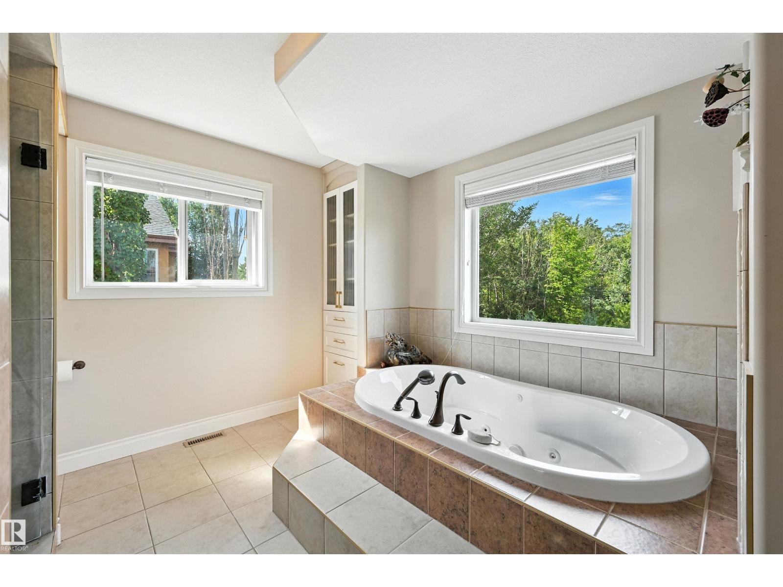 2426 MARTELL CR NW, Edmonton